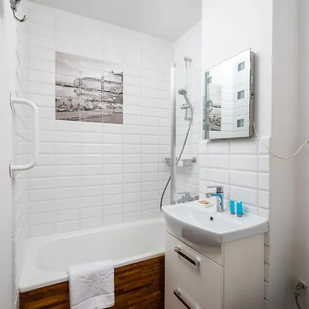 Solec 2-bedroom Vistula 公寓 *